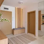 Smartly Designed Flat With Balcony & Parking By Flat Mаnаger * Warna
