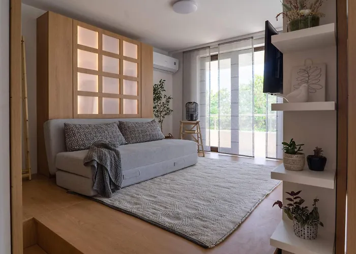 Smartly Designed Flat With Balcony & Parking By Flat Mаnаger Apartment *