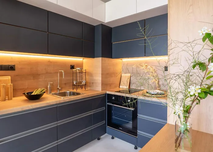 Apartment Smartly Designed Flat With Balcony & Parking By Flat Mаnаger