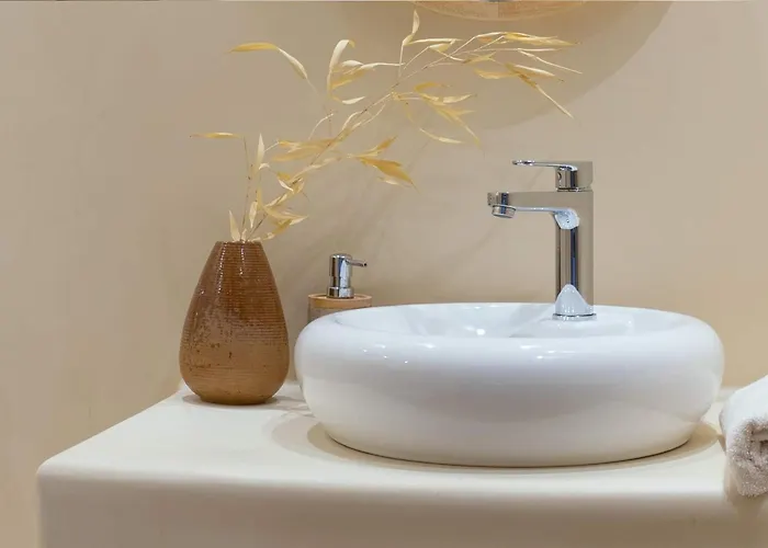 Smartly Designed Flat With Balcony & Parking By Flat Mаnаger