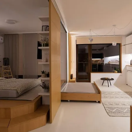 Smartly Designed Flat With Balcony & Parking By Flat Mаnаger * 瓦爾納