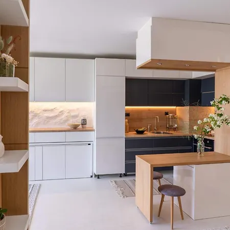 Smartly Designed Flat With Balcony & Parking By Flat Mаnаger Appartamento